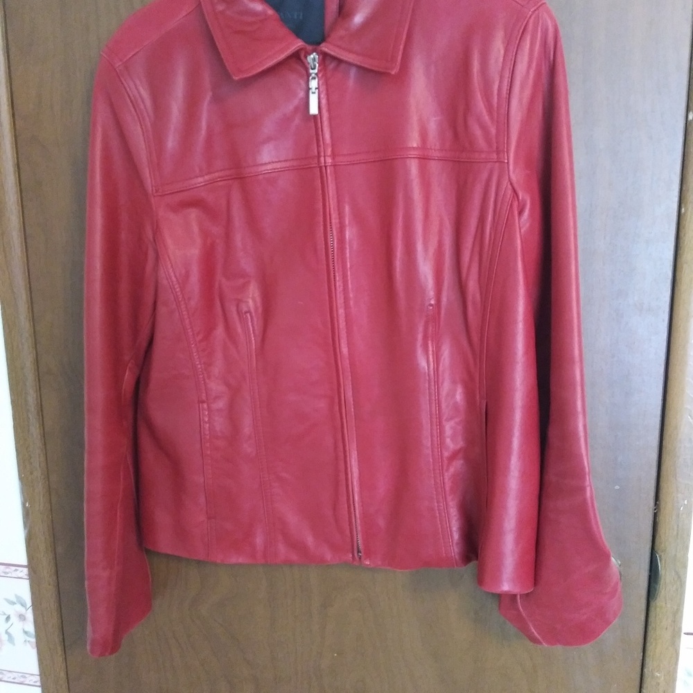 Leather jacket - Picture 2 of 6